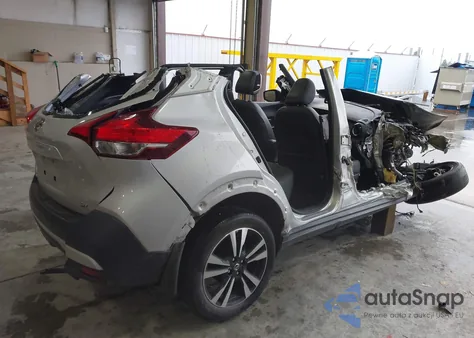 2019 Nissan Kicks Sr z USA, uszkodzony, nr VIN 3N1CP5CU9KL521991